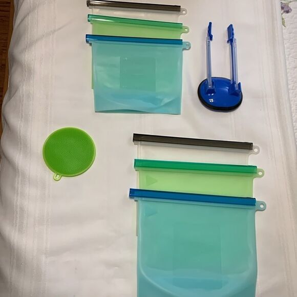 Food storage bags reusable six pack includes the sizes as mentioned in photos - Picture 1 of 13